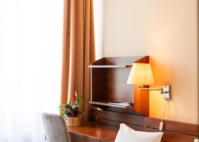 Estella Superior Hotel 2*